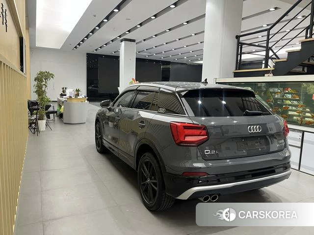 Audi Q2L 2020 Темно-серый из Китая, фото 5