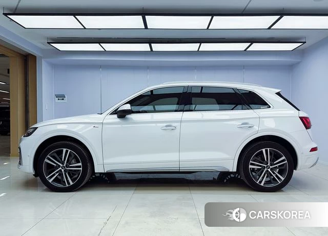 Audi Q5L id 4258624 из Китая 17