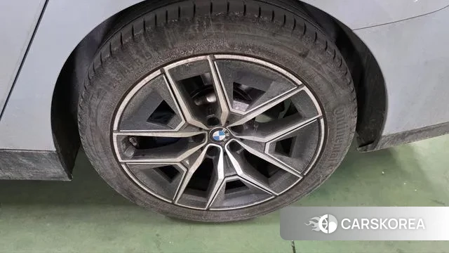 BMW 5 Series (G60) id 3629024 из Кореи 10