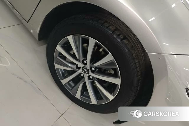 Lexus ES id 4258945 из Китая 12