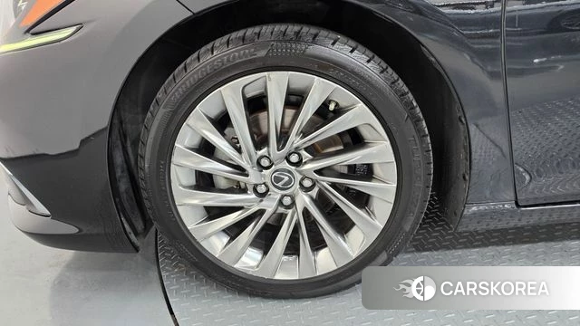 Lexus ES300h 7th generation id 4676694 из Кореи 36