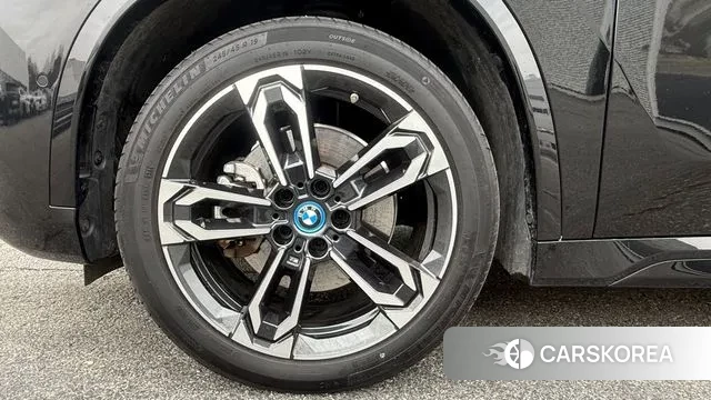 BMW iX1 (U11) id 3482331 из Кореи 15