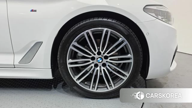 BMW 5 Series (G30) id 3795254 из Кореи 15