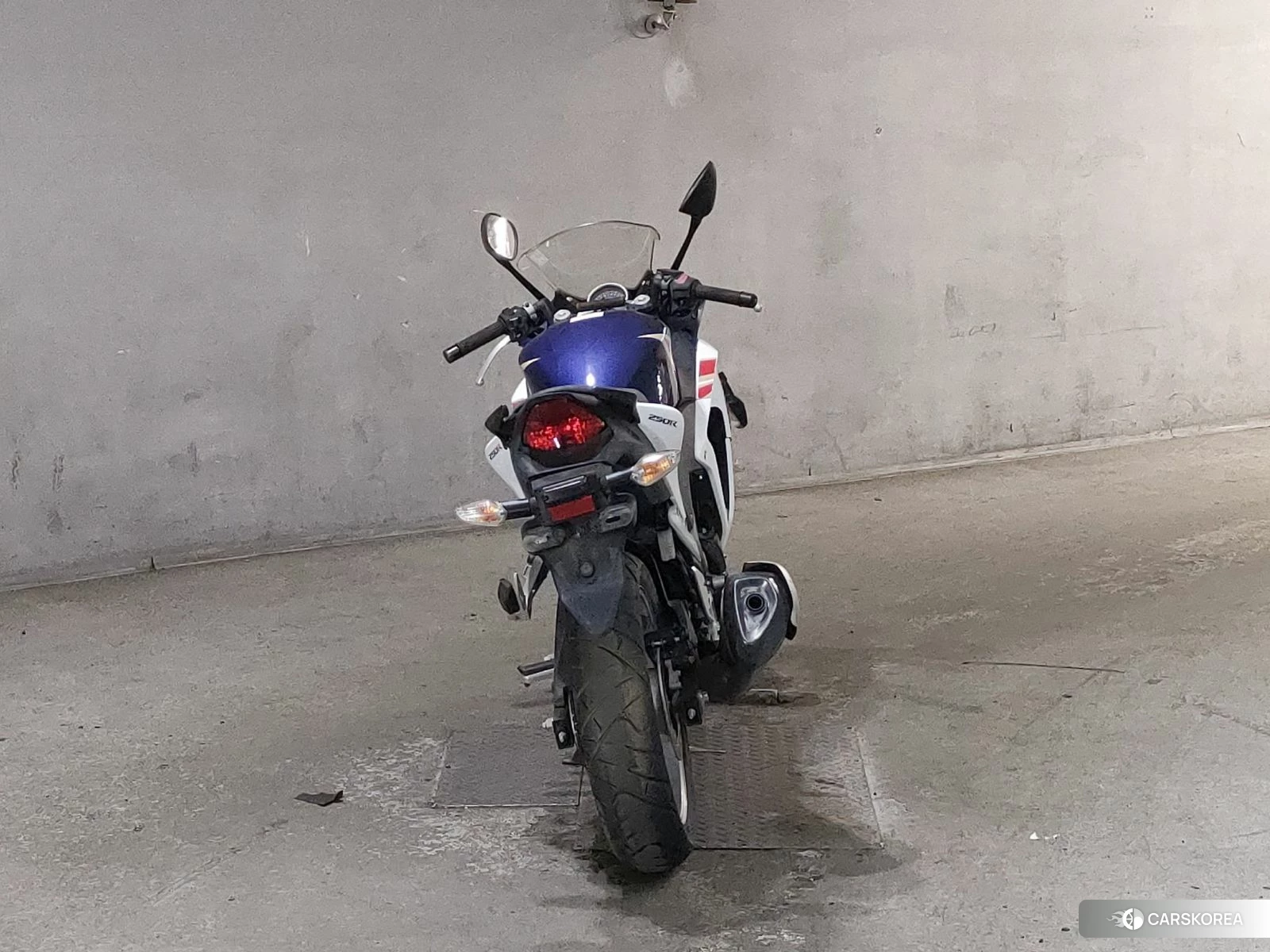 Проданный Honda CBR250R id 4008956 из Японии, фото 2