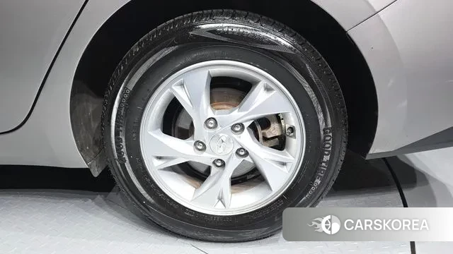 Hyundai Avante (CN7) id 3788330 из Кореи 15