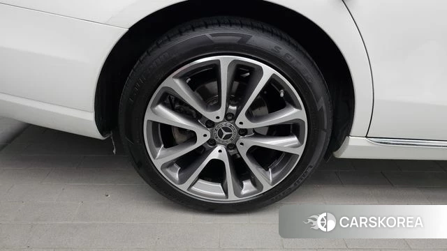 Mercedes-Benz E-Class W213 id 4581711 из Кореи 29