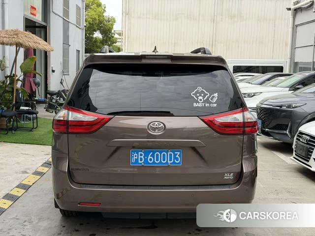 Toyota Sienna id 4239684 из Китая 12