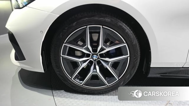 BMW 5 Series (G60) id 4675211 из Кореи 28