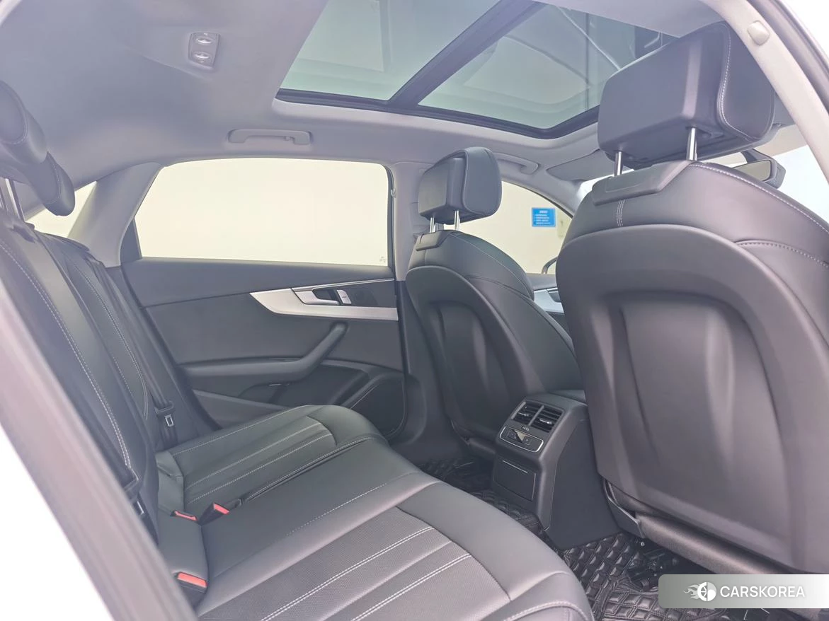 Audi A4L id 4468051 из Китая 12
