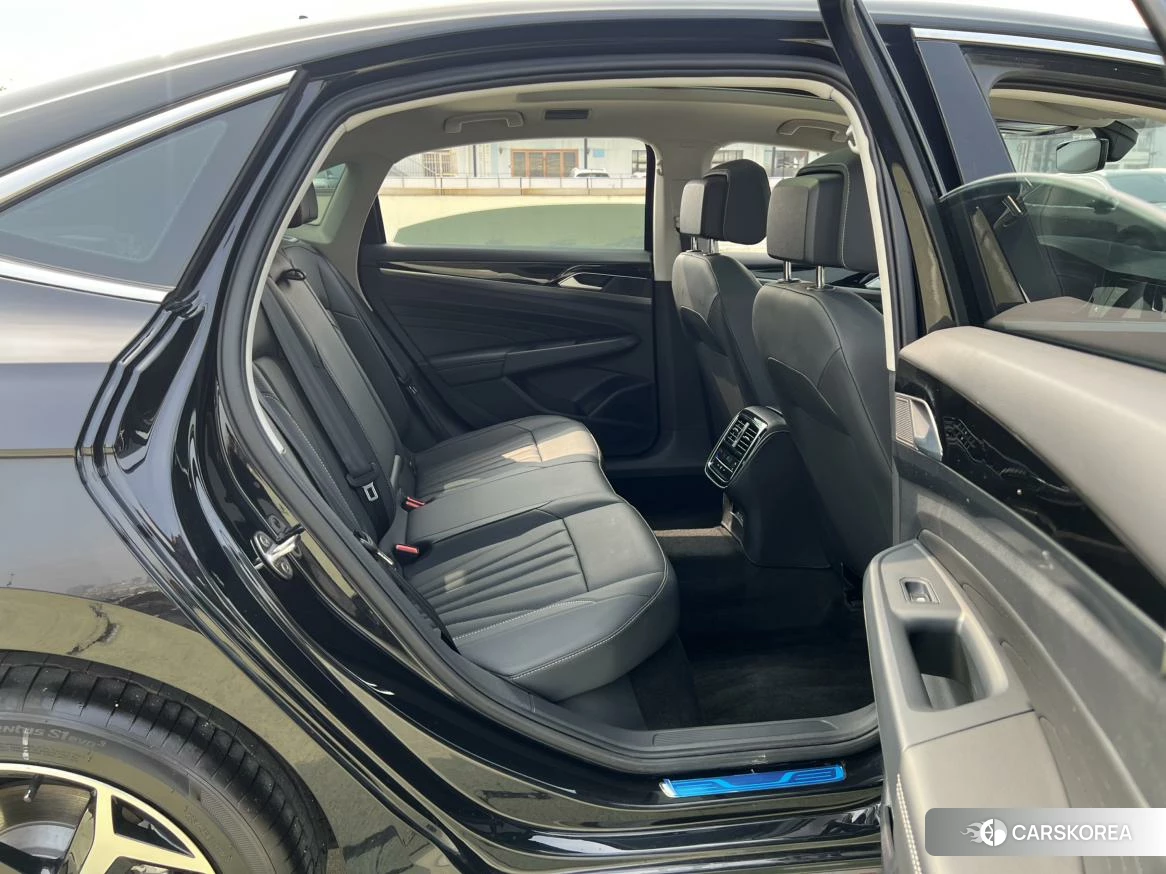 Volkswagen Passat id 4421056 из Китая 13