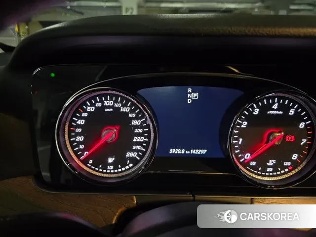 Mercedes-Benz E-Class W213 id 3692924 из Кореи 9