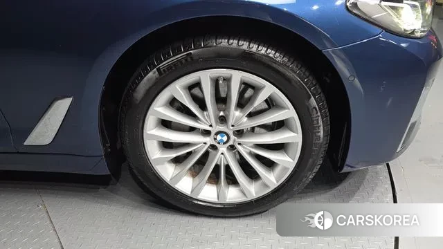 BMW 5 Series (G30) id 3681511 из Кореи 15