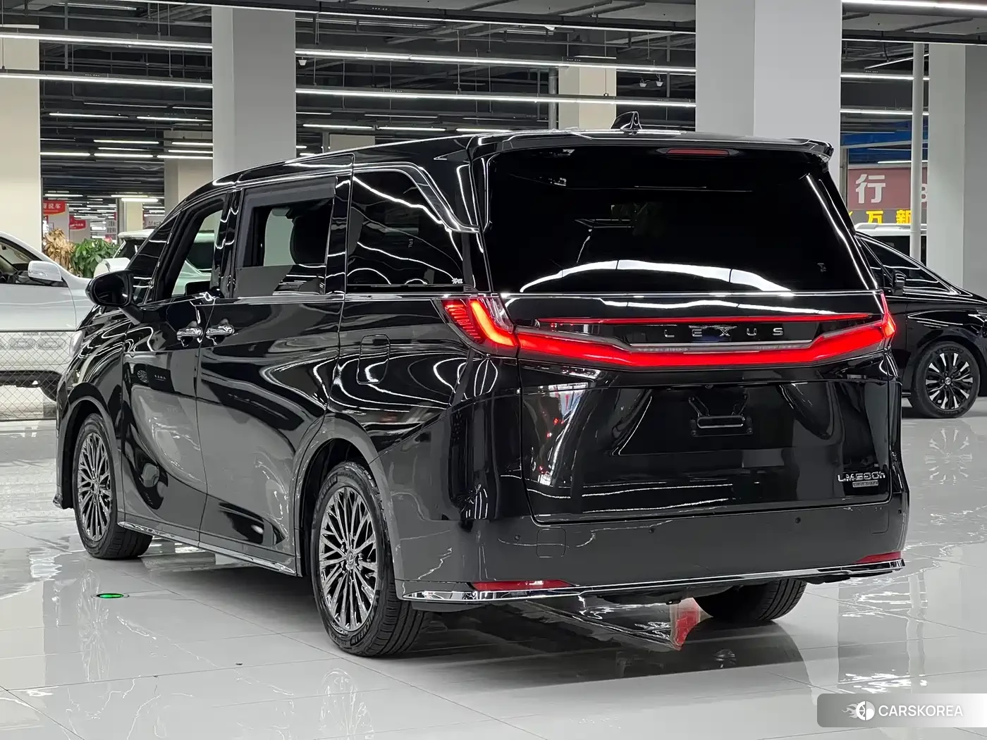 Lexus LM id 4664486 из Китая 23