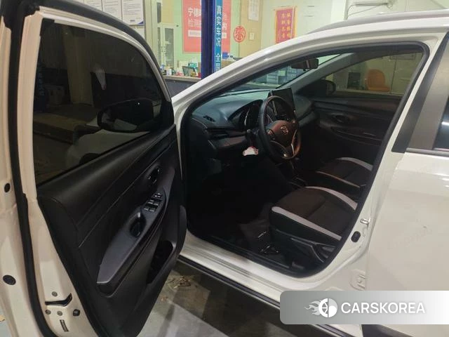 Toyota YARIS L Zhixuan 2022 Белый из Китая, фото 5