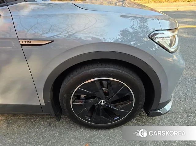 Volkswagen ID.4 2024 Серебристо-серый из Кореи, фото 5