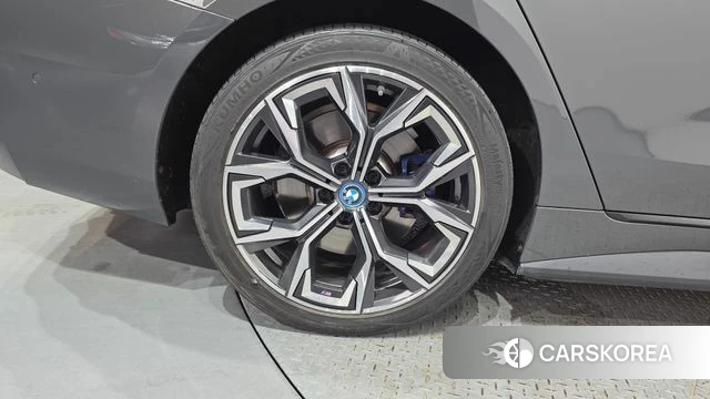 BMW i4 id 4282328 из Кореи 27