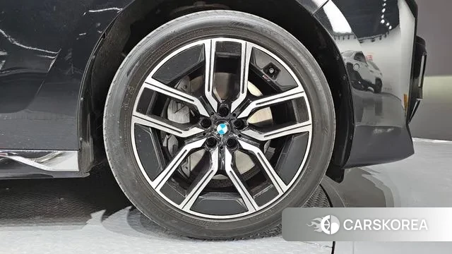 BMW 7 Series (G70) id 3758066 из Кореи 15