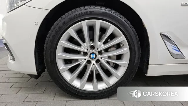 BMW 5 Series (G30) id 3403165 из Кореи 15