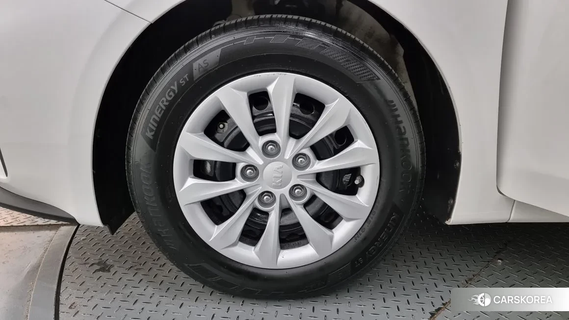 Kia Come New K3 id 2112447 из Кореи 15