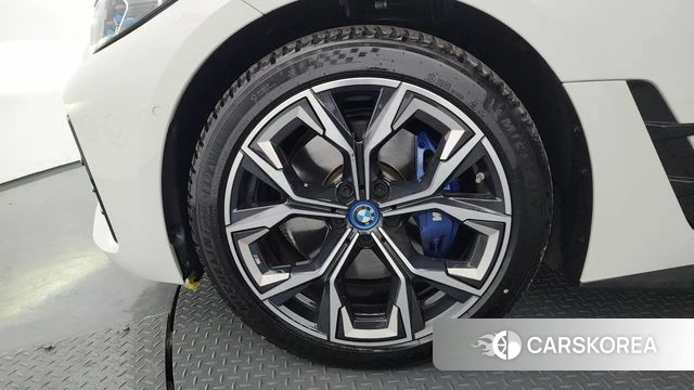 BMW i4 id 4354887 из Кореи 30