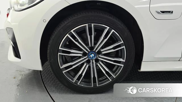 BMW 3 Series (G20) id 4692619 из Кореи 30