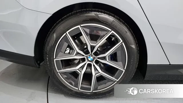 BMW 5 Series (G60) id 3415270 из Кореи 15