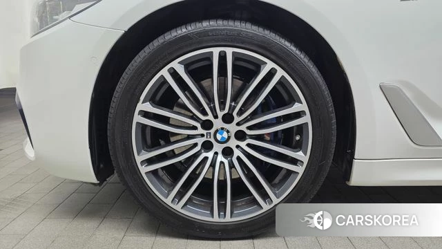 BMW 5 Series (G30) id 3844346 из Кореи 15