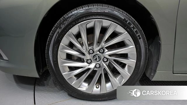 Lexus ES300h 7th generation id 4187424 из Кореи 15