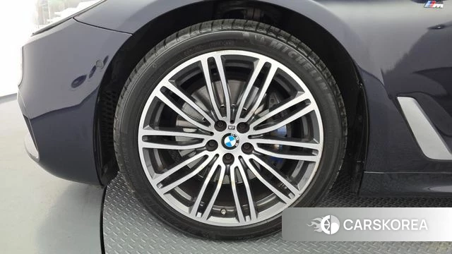 BMW 5 Series (G30) id 3872866 из Кореи 15