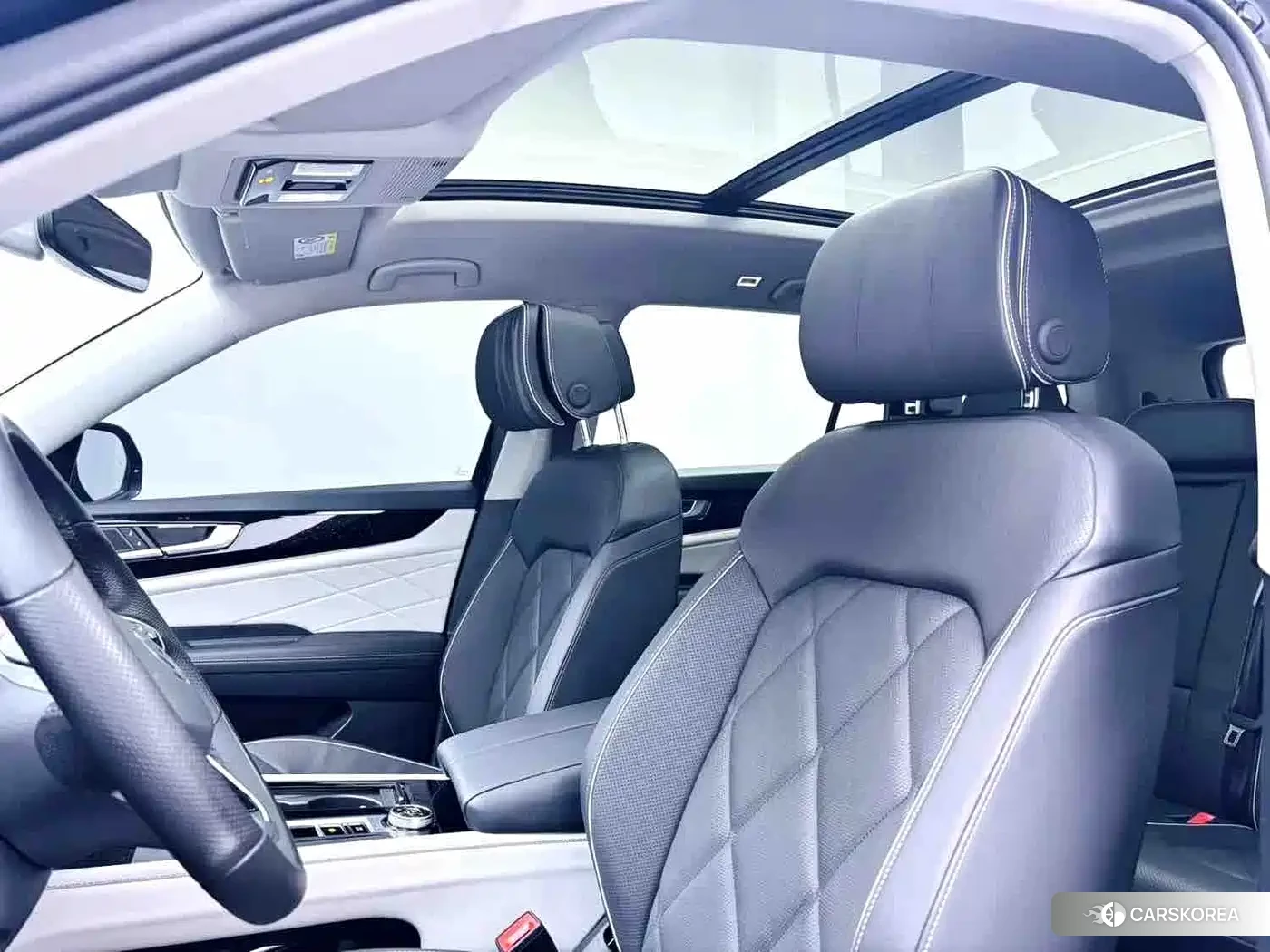 Volkswagen Touareg 2025 Черный из Китая, фото 5
