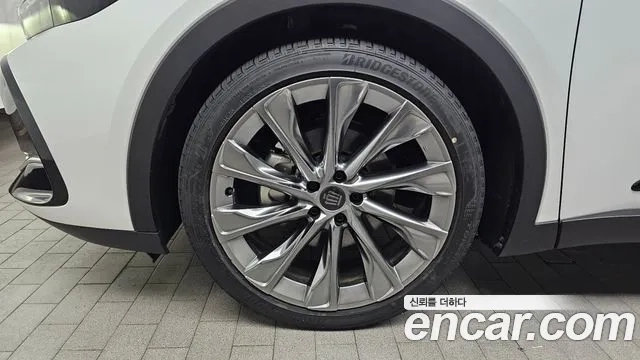 Toyota Crown Crossover id 2873628 из Кореи 15