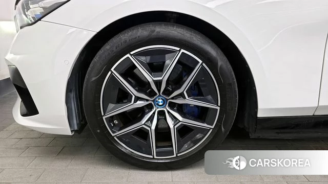 BMW i5 (G60) id 3963866 из Кореи 15