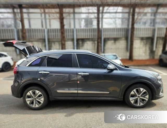 Kia Niro EV id 3801579 из Кореи 15