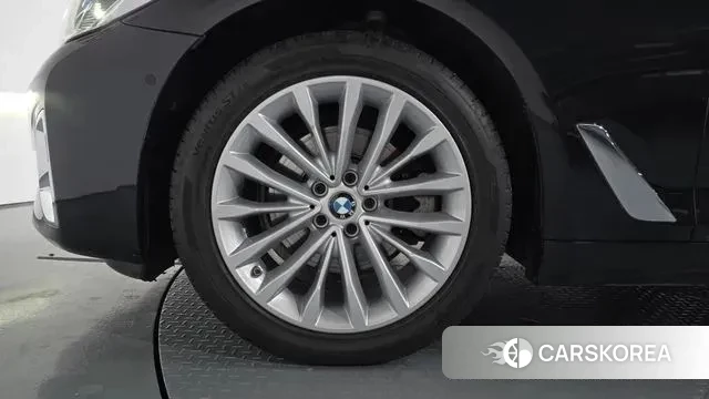 BMW 5 Series (G30) id 3448663 из Кореи 16