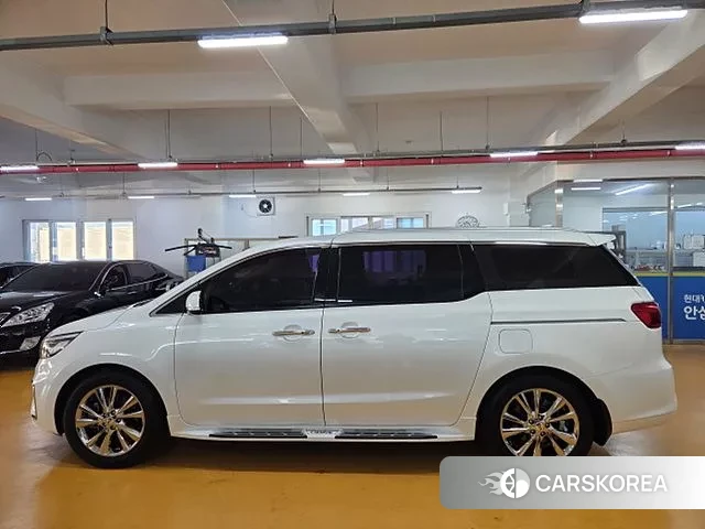 Kia The New Carnival id 3557701 из Кореи 15
