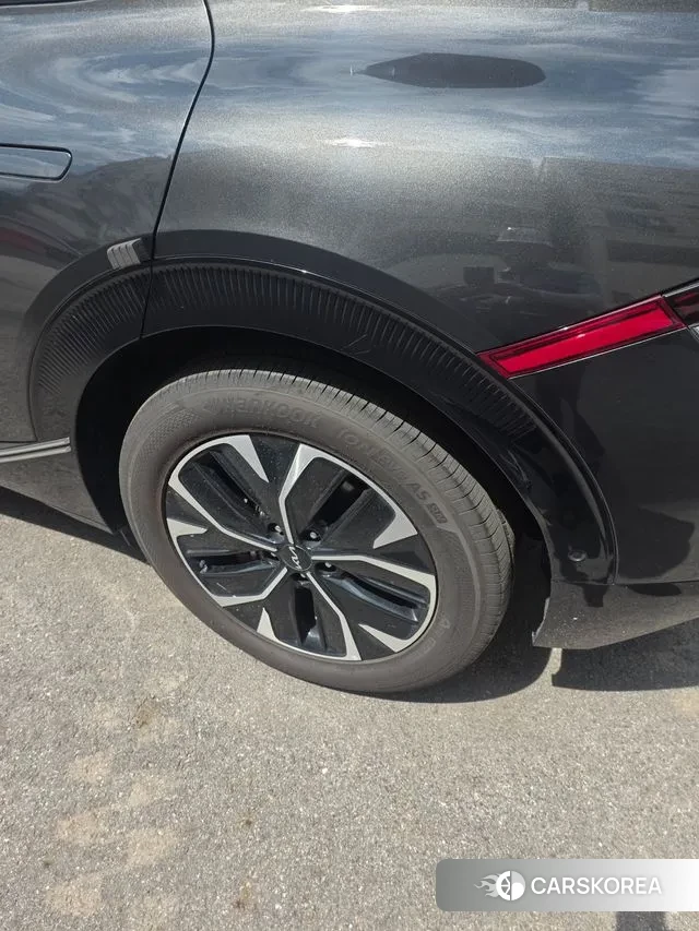 Kia EV6 2023 Серый из Кореи, фото 5