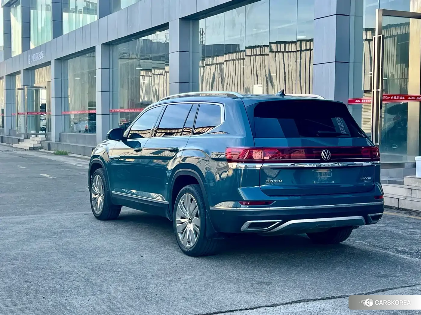 Volkswagen Touareg 2023 Синий из Китая, фото 6