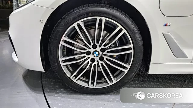 BMW 5 Series (G30) id 3535542 из Кореи 15