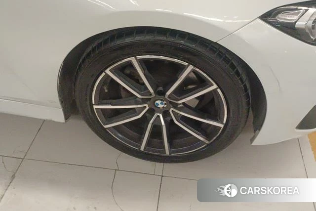 BMW 3 series id 4271341 из Китая 12