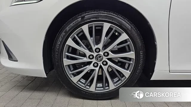 Lexus ES300h 7th generation id 3661736 из Кореи 15