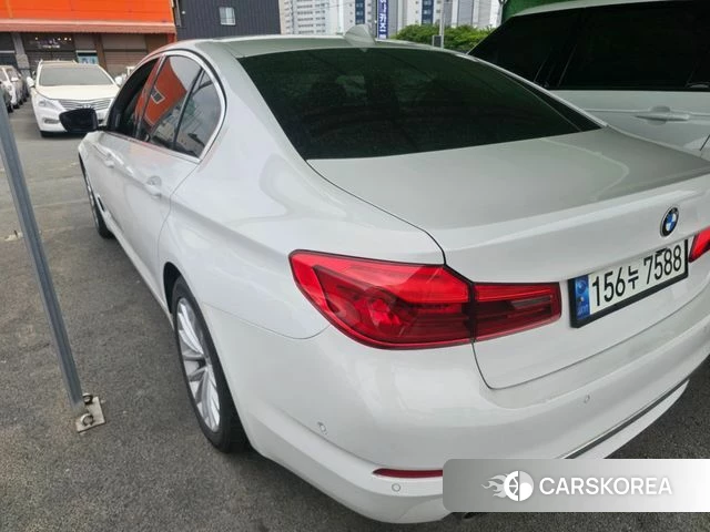 BMW 5 Series (G30) 2020 Белый из Кореи, фото 5