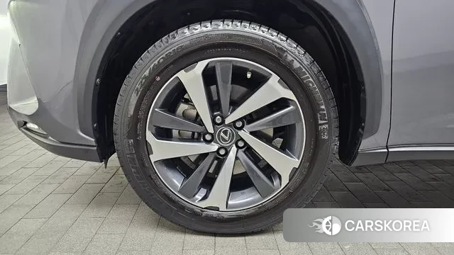 Lexus NX300h id 3640937 из Кореи 15