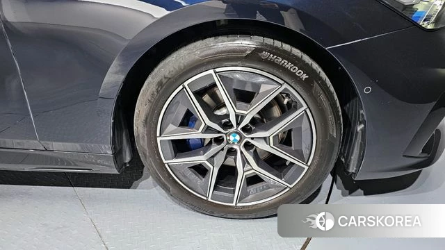 BMW 5 Series (G60) id 3817323 из Кореи 15