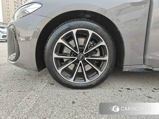 Audi A5L id 3895859 из Китая 18