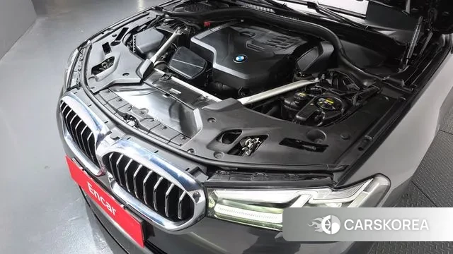 BMW 5 Series (G30) id 3432207 из Кореи 15