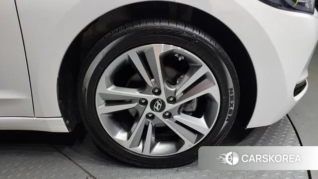 Hyundai Avante AD id 2986681 из Кореи 15