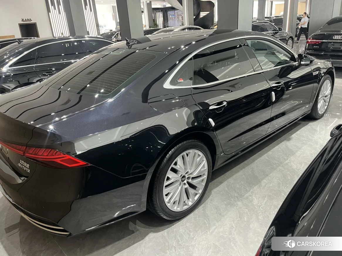 Audi A7L 2023 Черный из Китая, фото 5