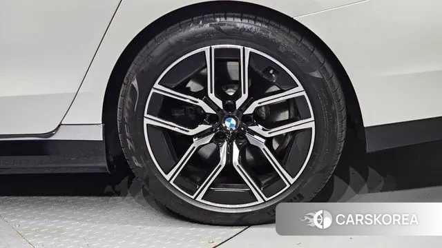 BMW i7 (G70) id 3016167 из Кореи 15