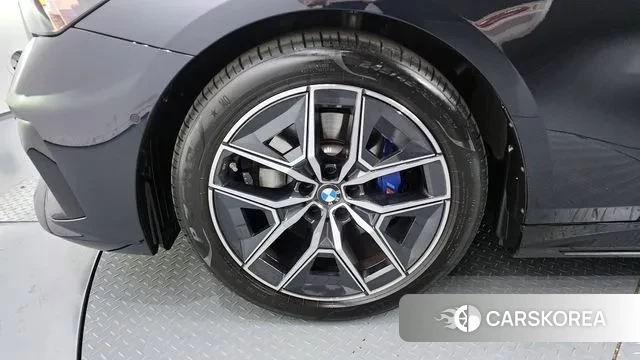 BMW 5 Series (G60) id 2988837 из Кореи 15