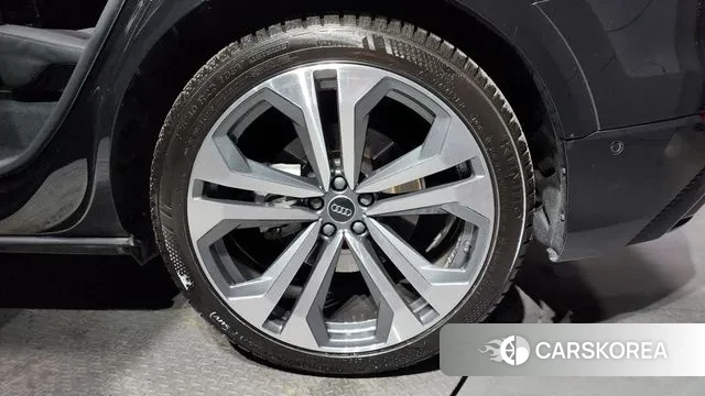 Audi Q8 (4M) id 3706814 из Кореи 15